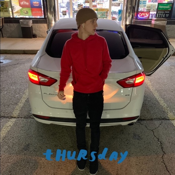 Meet your Posher, Rory - Picture 1 of 2